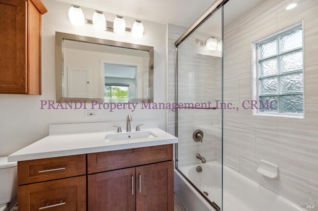 Building Photo - Reduced Rent! Now $4,800 (Was $4,950) Reno...