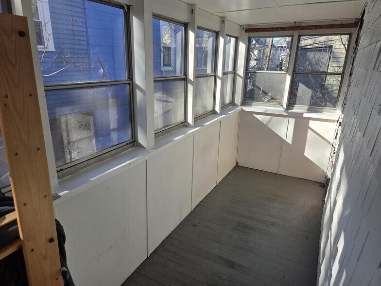 Building Photo - 95 Kidder Ave