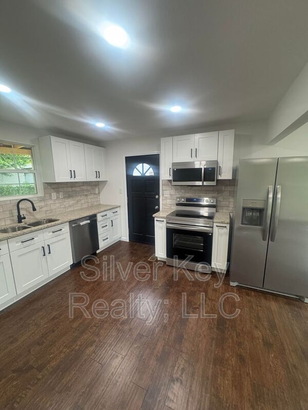 Building Photo - 3351 Coffman Dr