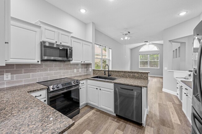 Building Photo - 3033 SE Brierwood Pl