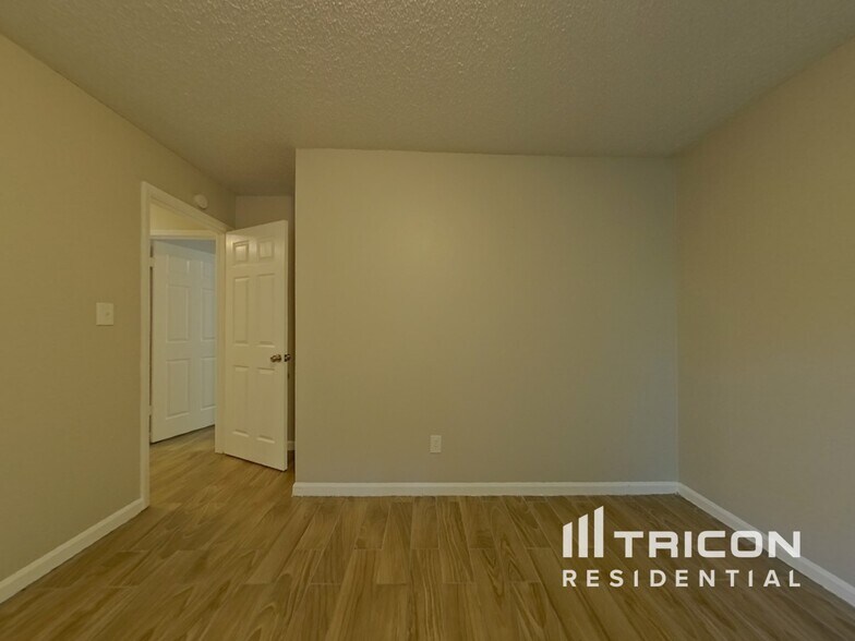 Building Photo - 5526 Westberry Ln