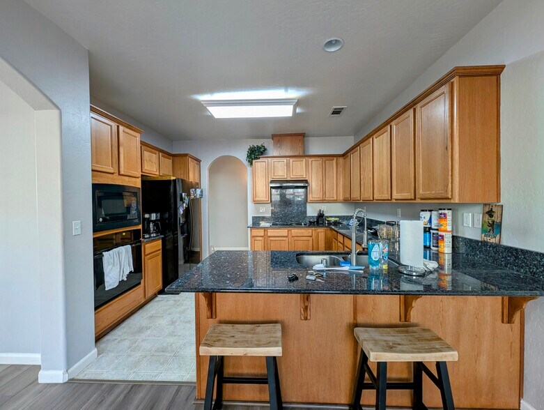 Kitchen - 4373 W Pinsapo Dr