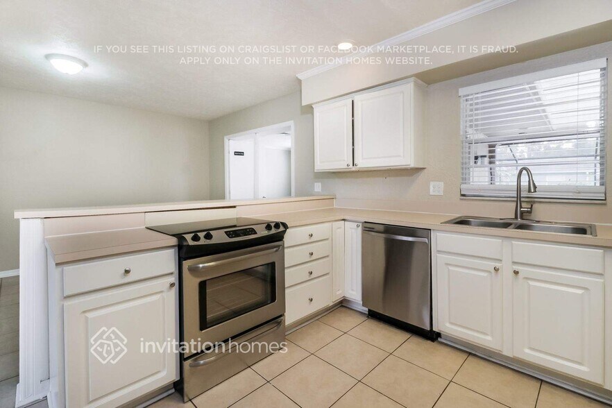 Building Photo - 205 Donatello Dr