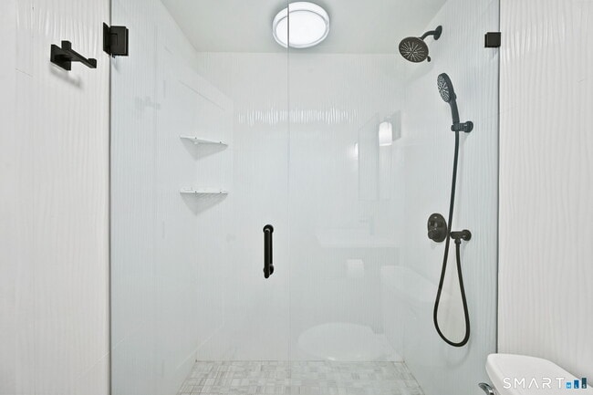 Building Photo - 60 Strawberry Hill Ave