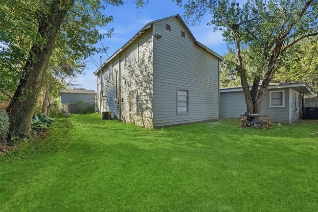 Building Photo - 6526 Linden St