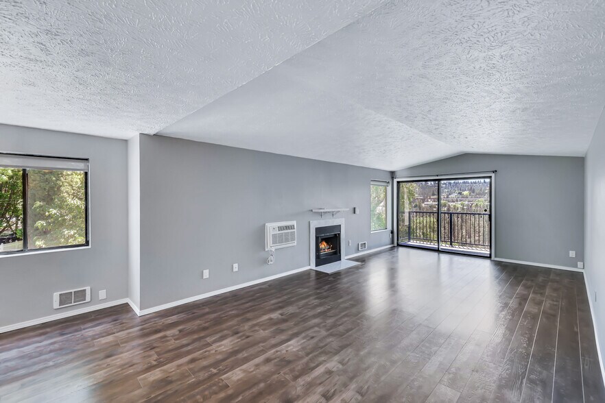 Building Photo - 162 S Coeur Dalene St