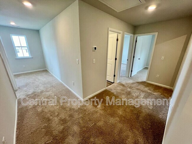 Building Photo - 458 Haddon Trl
