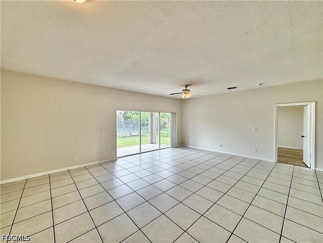 Building Photo - 530 Kilgour Ave S