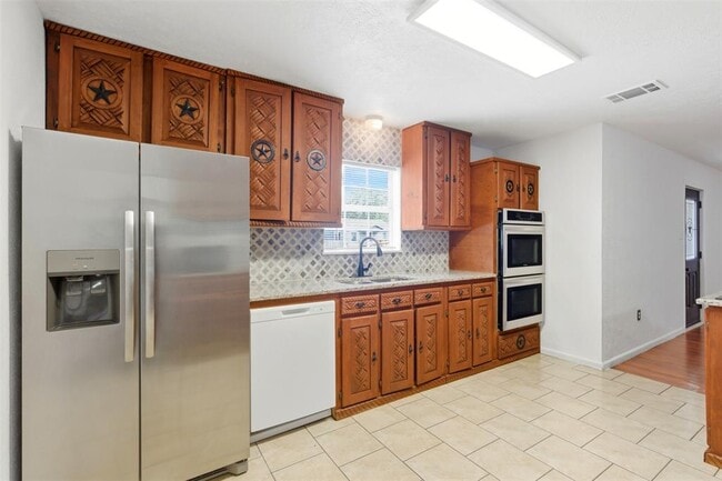 Building Photo - 206 Oscar St