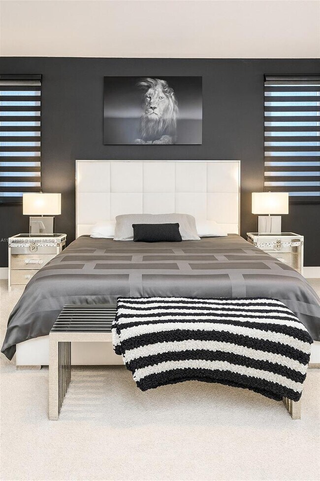 Building Photo - 6846 NW 103rd Ave