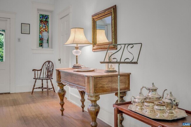 Building Photo - 502 Park Hill