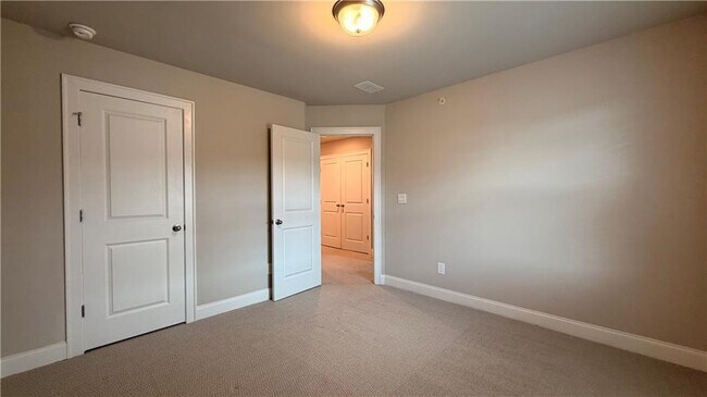 Building Photo - 1012 Knoxboro Ln