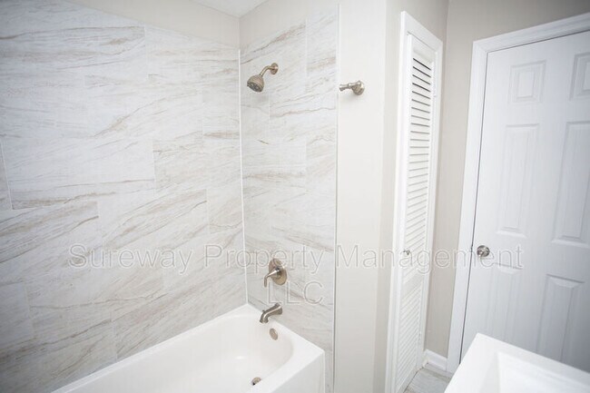 Building Photo - 19 Estate Rd