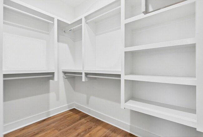 Building Photo - 413 Lellyett St