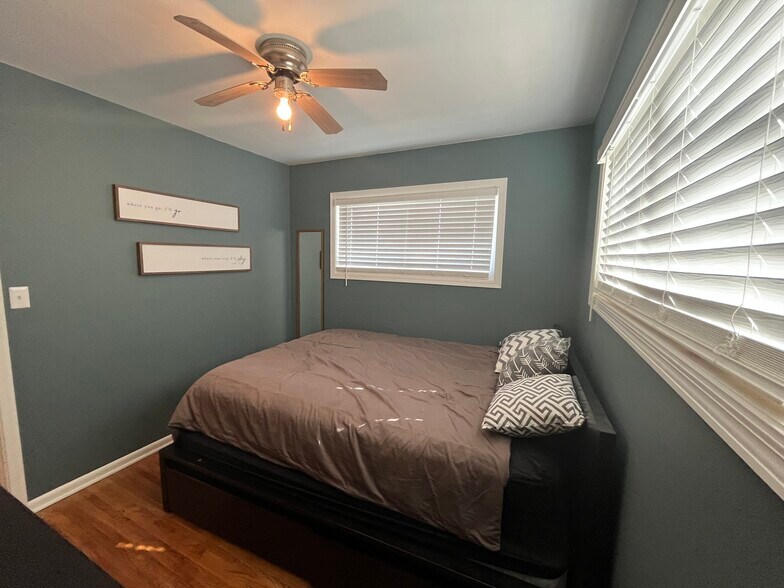 Building Photo - 1266 Cleveland Ave S