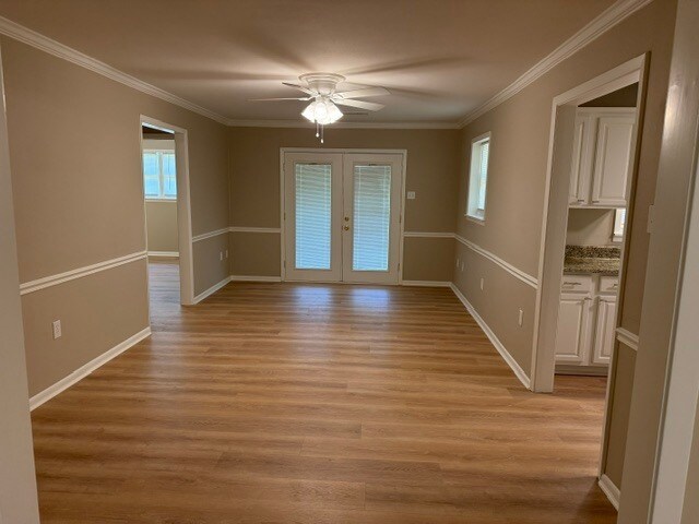 Building Photo - 1520 Crestwood Rd