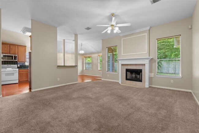 Building Photo - 805 Courtland View