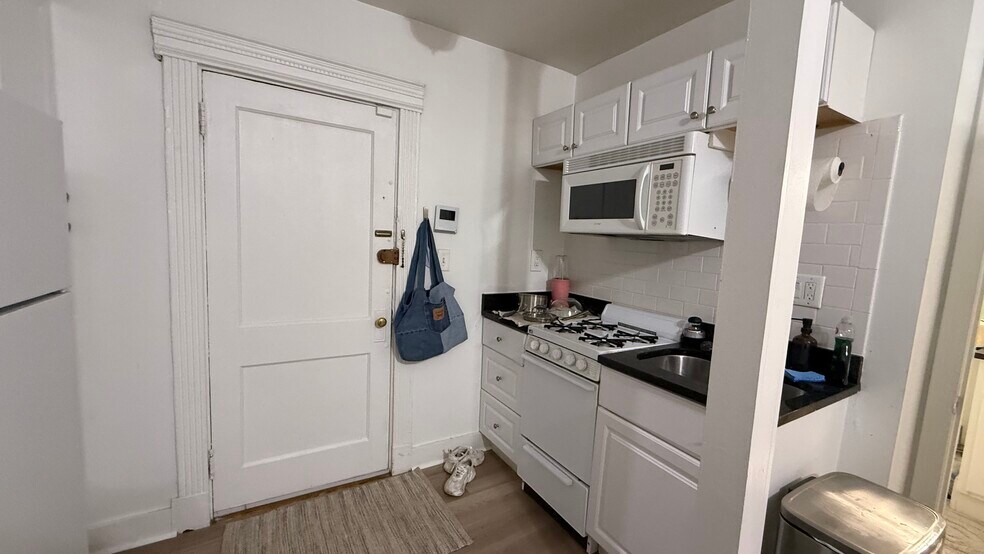 Building Photo - 34 Westland Ave