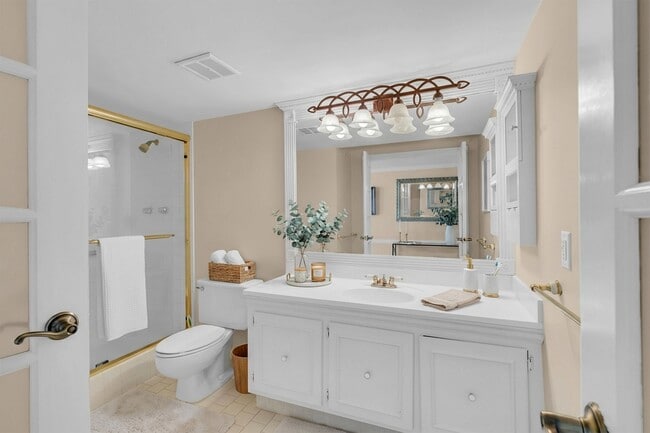 Building Photo - 3460 S Ocean Blvd