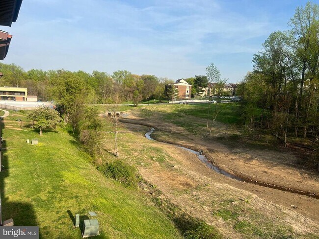 Building Photo - 15708 Dorset Rd