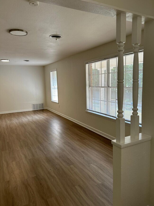 Building Photo - 2900 S Garrett Terrace