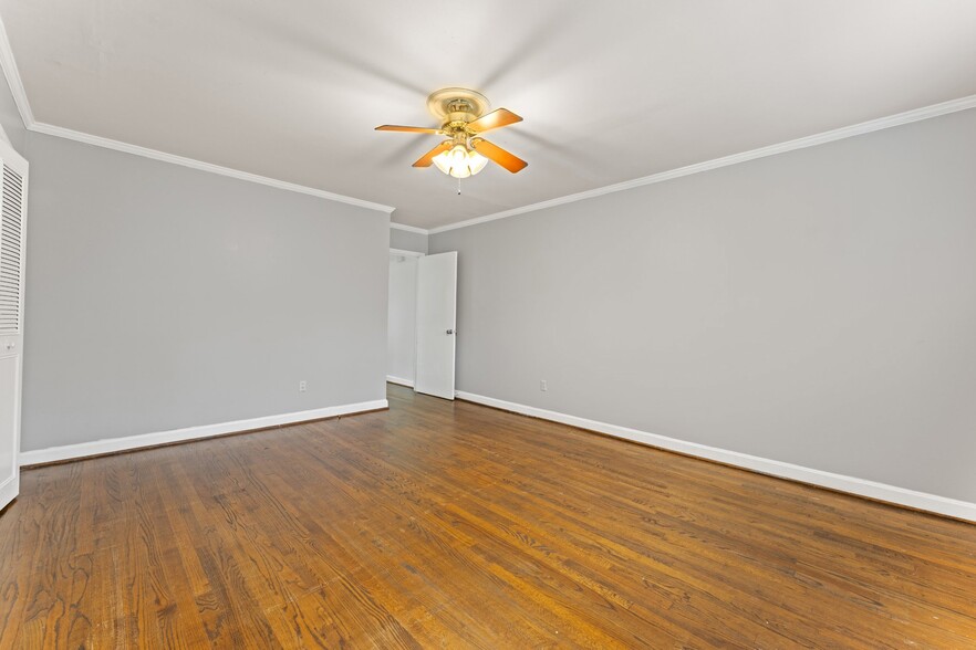 Building Photo - 34 Knoxbury Terrace