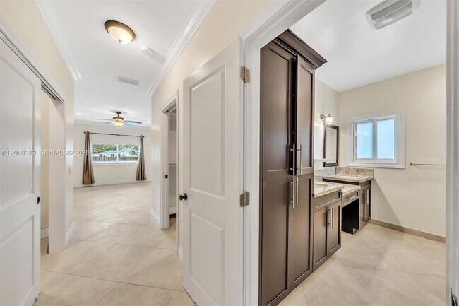 Building Photo - 4920 SW 170th Ave