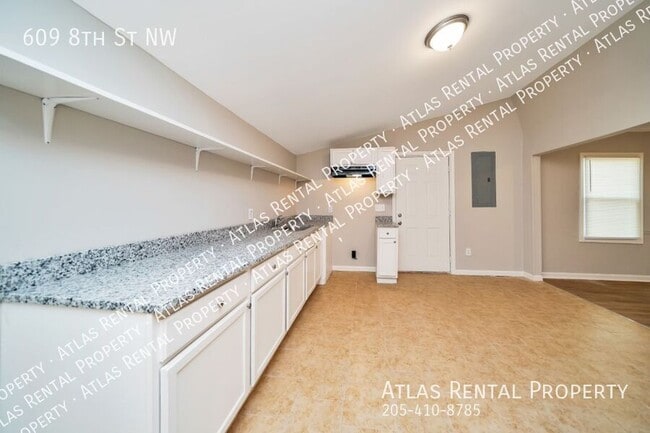 Building Photo - 609 8th St NW
