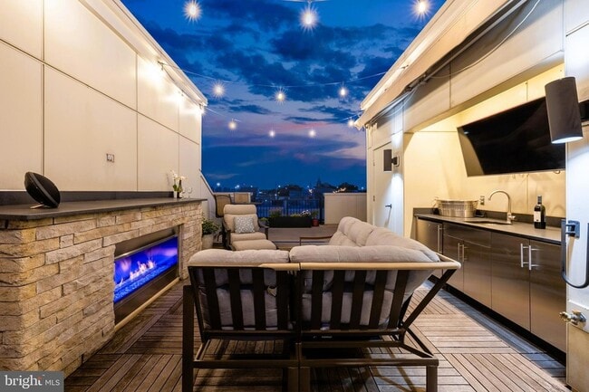 Building Photo - 1600 Beason St