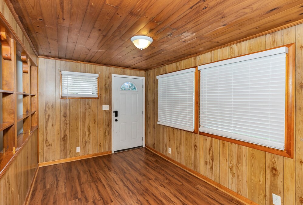 Building Photo - 3501 Ventura Rd SW