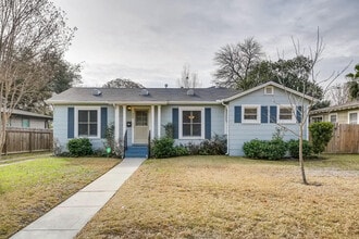 Building Photo - Charming 2 BR / 1 Bath in highly desirable Terrell Heights of San Antonio!