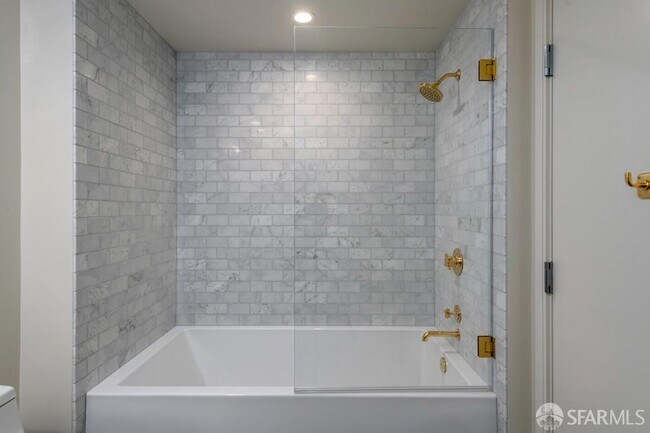 Building Photo - 401 Harrison St