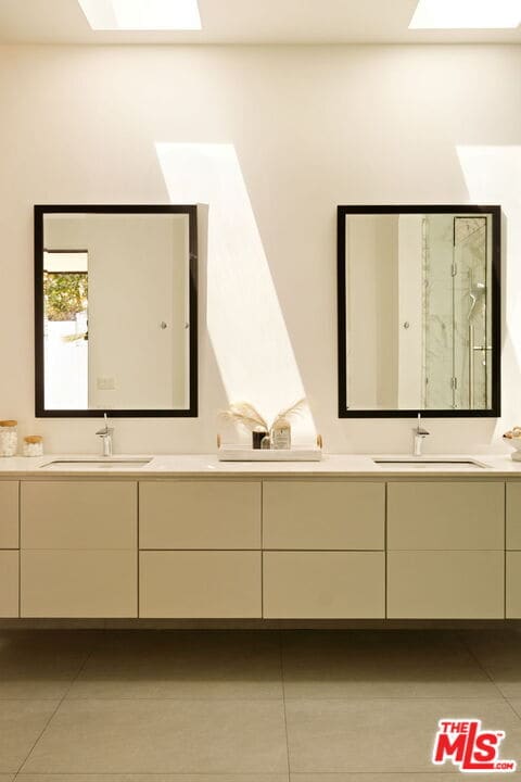 Building Photo - 1516 Forest Knoll Dr