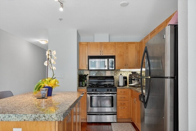 Building Photo - Sleek Urban Living in Vibrant Little Italy