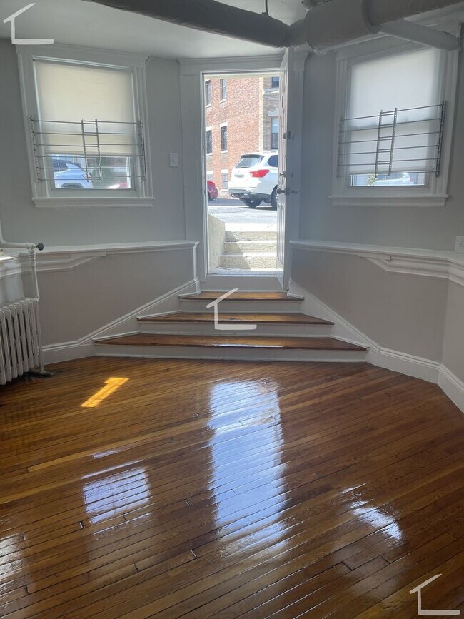 Building Photo - $2,195 | 1 Bedroom | 1 Bathroom | Available Now