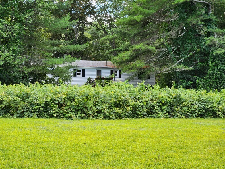 Building Photo - 158 McKeen St