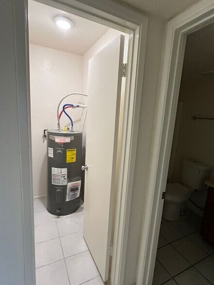 Building Photo - 1201 S McClintock Dr