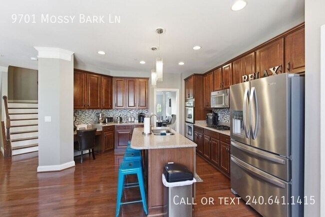 Building Photo - 9701 Mossy Bark Ln