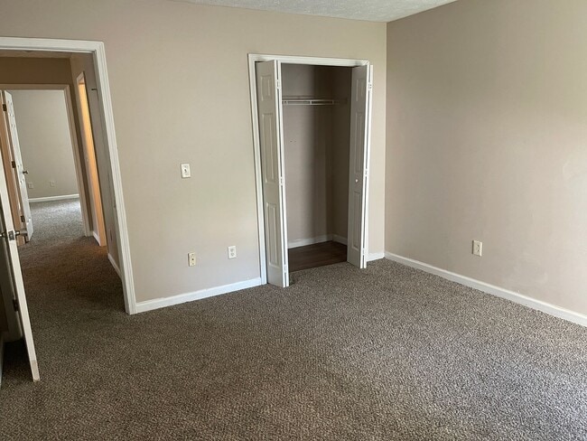 Building Photo - Spacious 4-Bedroom Home in a Quiet Union C...