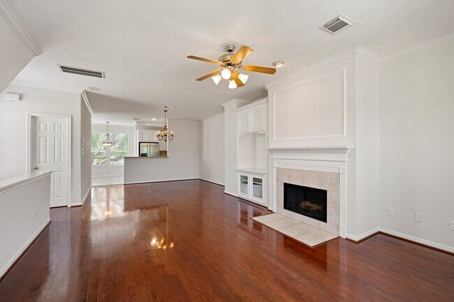 Building Photo - 1727 Hadley St