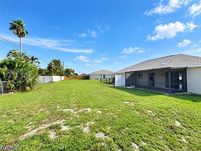 Building Photo - 4133 SW 7th Pl