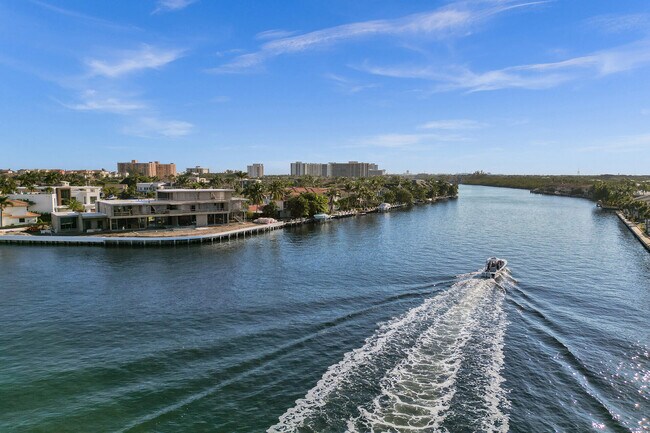 Building Photo - 876 Jeffery St