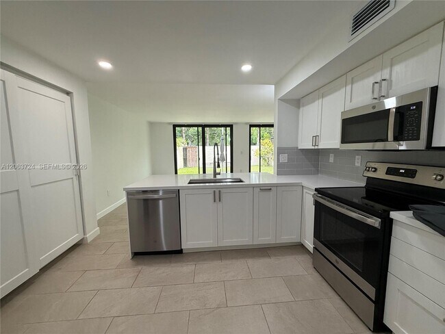 Building Photo - 10672 SW 79th Terrace