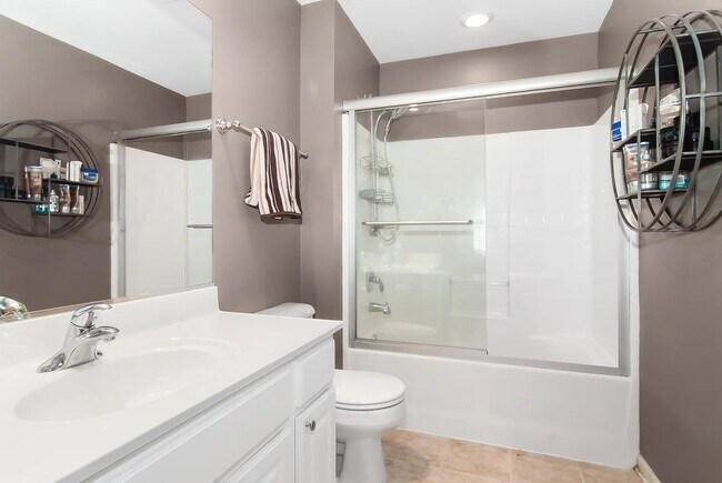 Building Photo - 423 Vaughn Cir