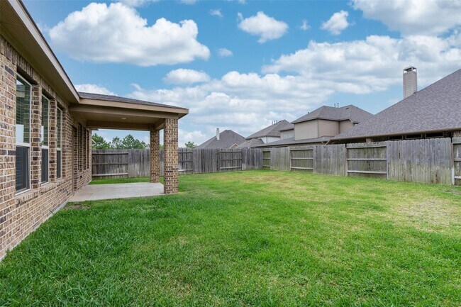 Building Photo - 16611 Highland Country Dr
