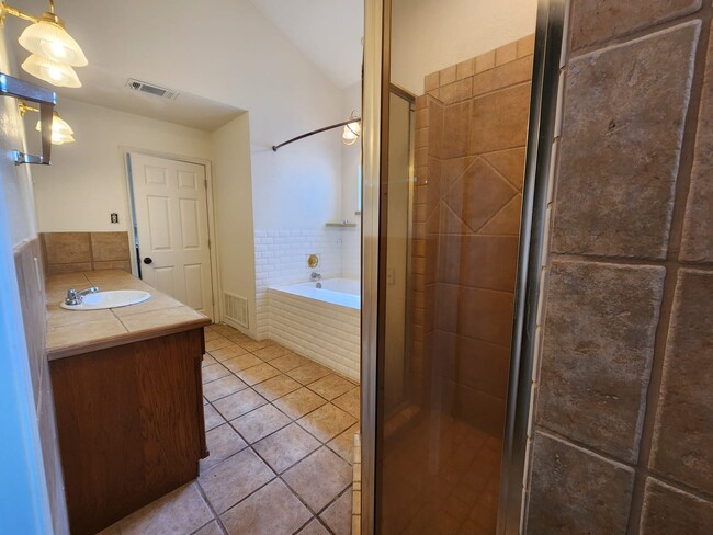 Building Photo - 2257 Moonlight Bay