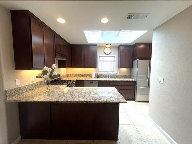 Building Photo - 460 Lindberg Cir