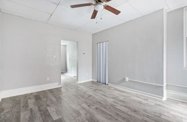 Building Photo - Pittsburgh - 3 Bed 2 Bath - Just Renovated