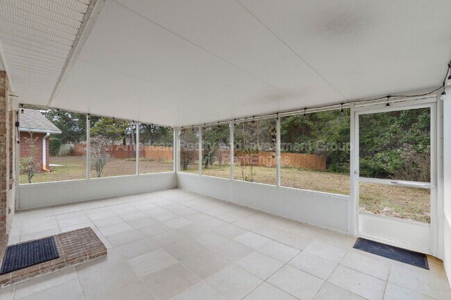 Building Photo - 917 Lajolla Ln