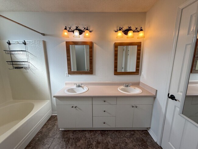 Building Photo - 4118 Spinnaker Pl